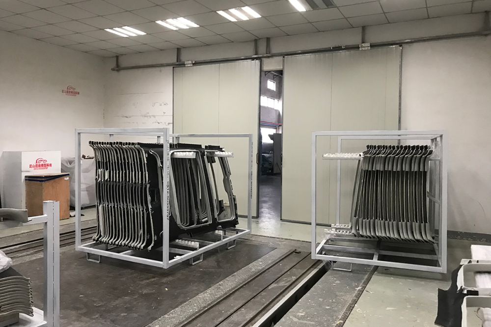 适途汽车顶棚RP件制造 —— 高精度快速成型，赋能整车研发与展车新制
